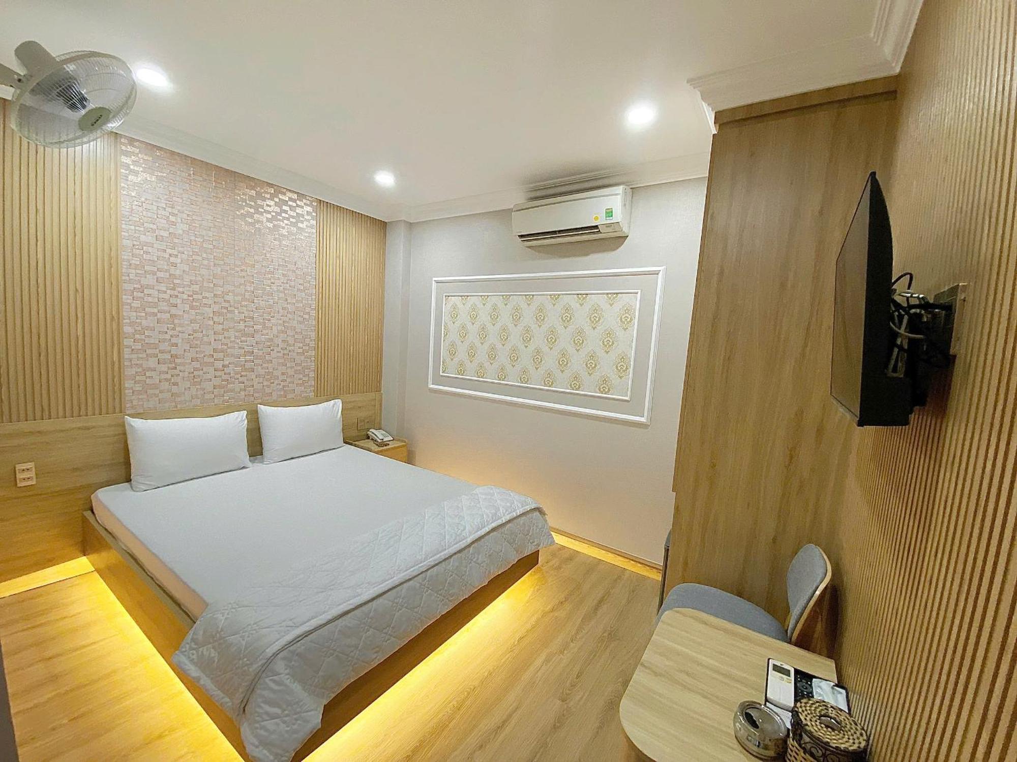 Thanh Binh Premium Hotel Ho Şi Min Exterior foto